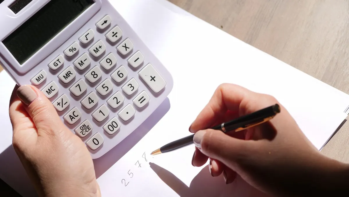 Cash Basis vs Traditional Accounting: Which Is Better for Your UK Limited Company?